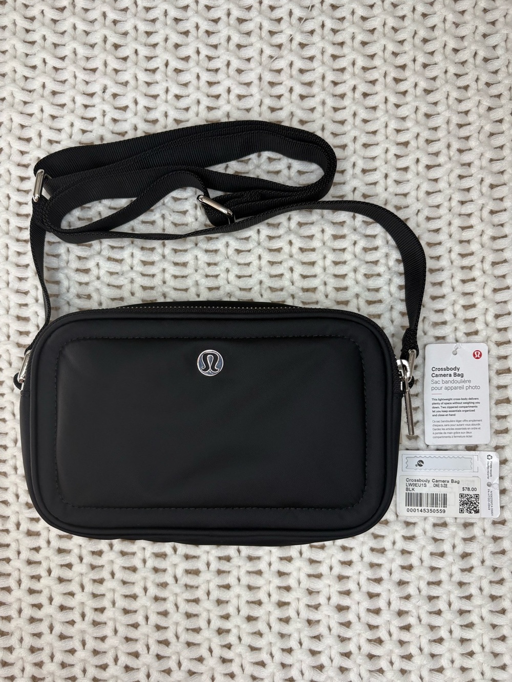 lululemon crossbody camera bag 2L in black